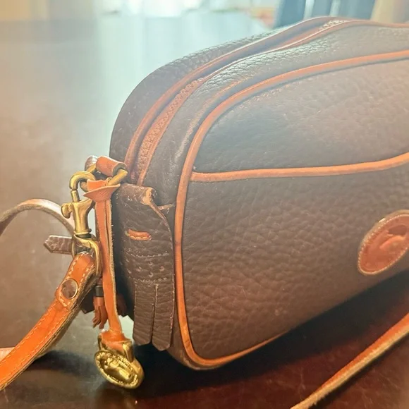 Classic Black Leather Crossbody Bag - Picture 4 of 9